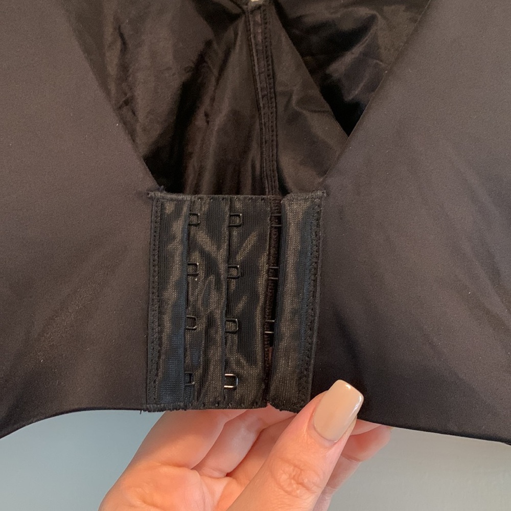 Black Wireless Back Smoothing Bra - image 6